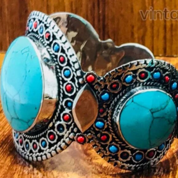 Single Handmade Kuchi Cuff Bracelet: Afghan Tribal Jewelry - Picture 3 of 7